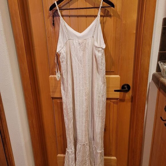 Knox Rose Maxi Dress - Picture 2 of 4